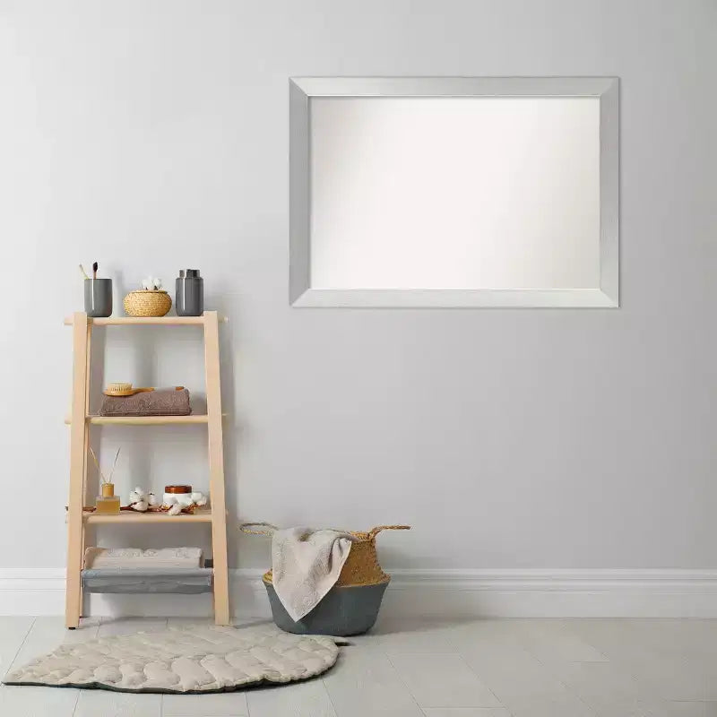 Miroir mural de salle de bain en bois non biseauté 40 po x 28 po Argent sterling brossé - : Moderne, Rectangle, Fixation murale