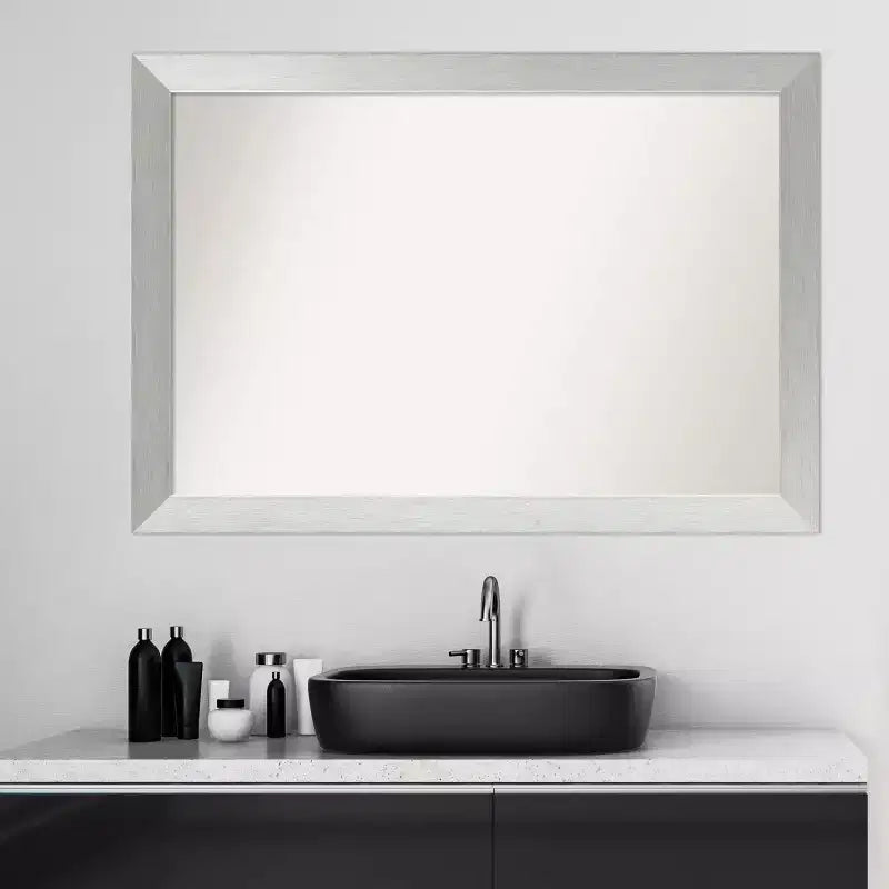 Miroir mural de salle de bain en bois non biseauté 40 po x 28 po Argent sterling brossé - : Moderne, Rectangle, Fixation murale