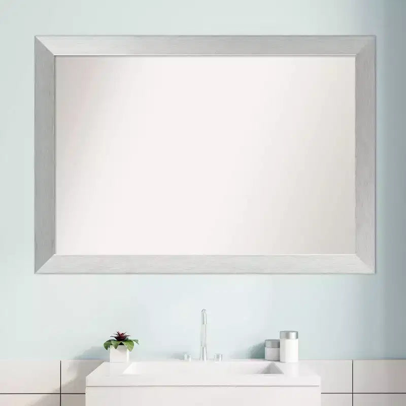 Miroir mural de salle de bain en bois non biseauté 40 po x 28 po Argent sterling brossé - : Moderne, Rectangle, Fixation murale