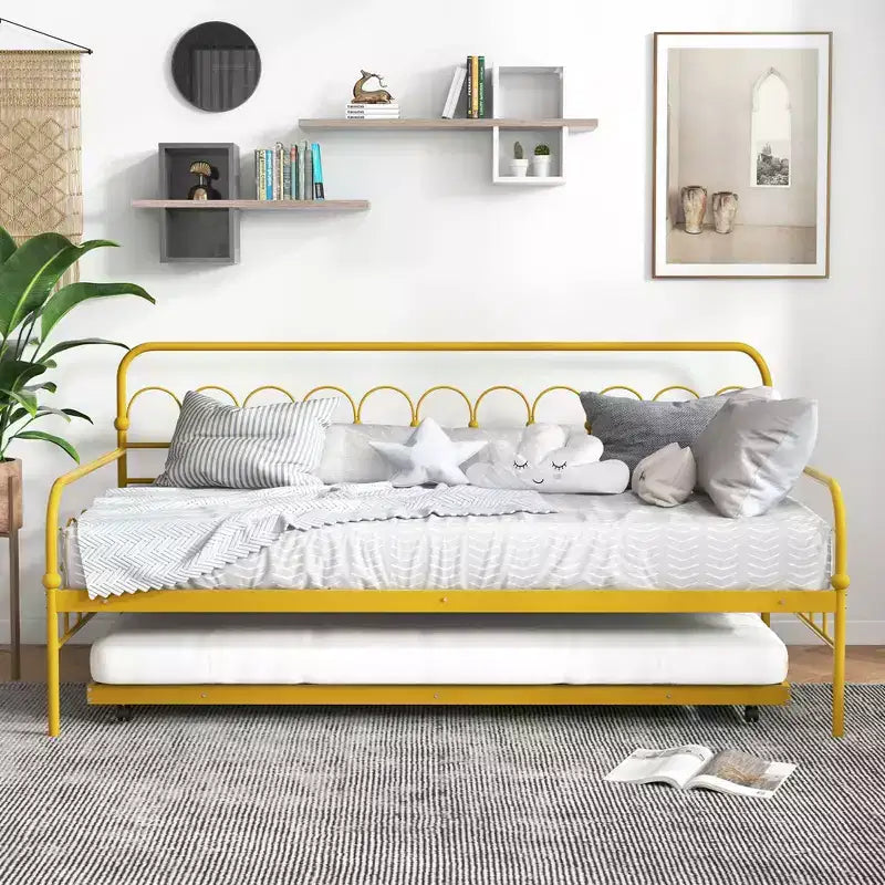 Costway Twin Size Metal Daybed with Trundle Space-Saving Sofa Bed Lockable Wheels Gold